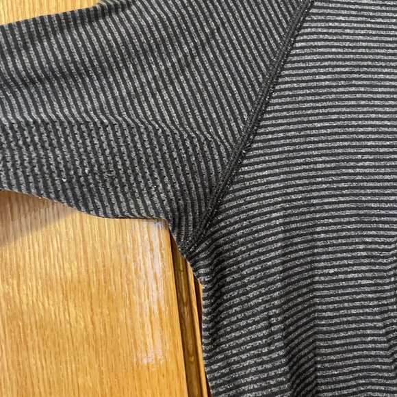 Striped Lululemon Long Sleeve Performance shirt, Size 10 - Picture 4 of 5